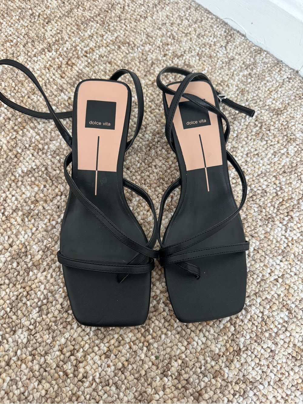 NWT Dolce Vita Baylor Black Strappy Square-Toe Sandals